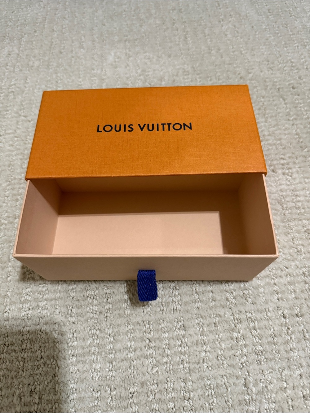 Louis Vuitton box, non smoking, non pet home